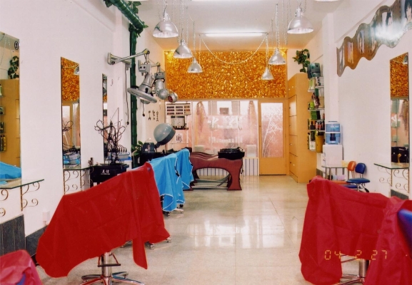 赤峰美發(fā)團購?fù)扑]電話號碼是多少-第1張圖片