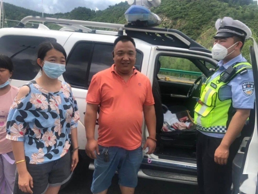 赤峰汽車風(fēng)擋修復(fù)電話地址查詢-第1張圖片